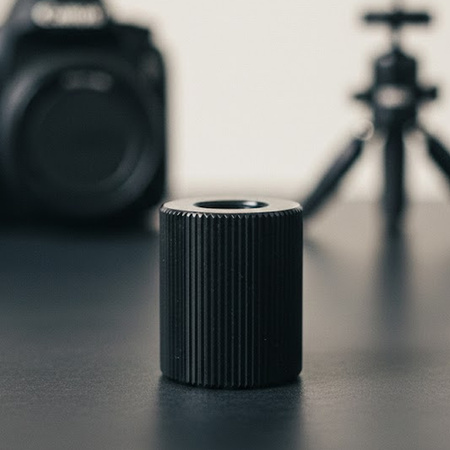 Adapter 1/4" żeński na M8 żeński przejściówka aluminiowa do kamer statywów